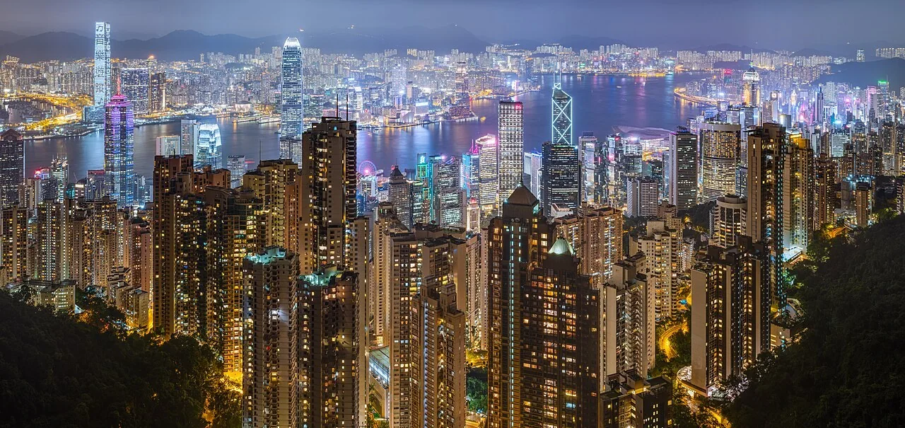 Vista nocturna de Hong Kong y puerto Victoria