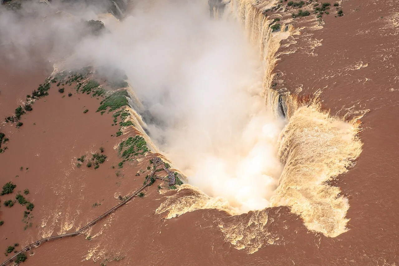 Cataratas del Iguazú y pasarela del lado argentino